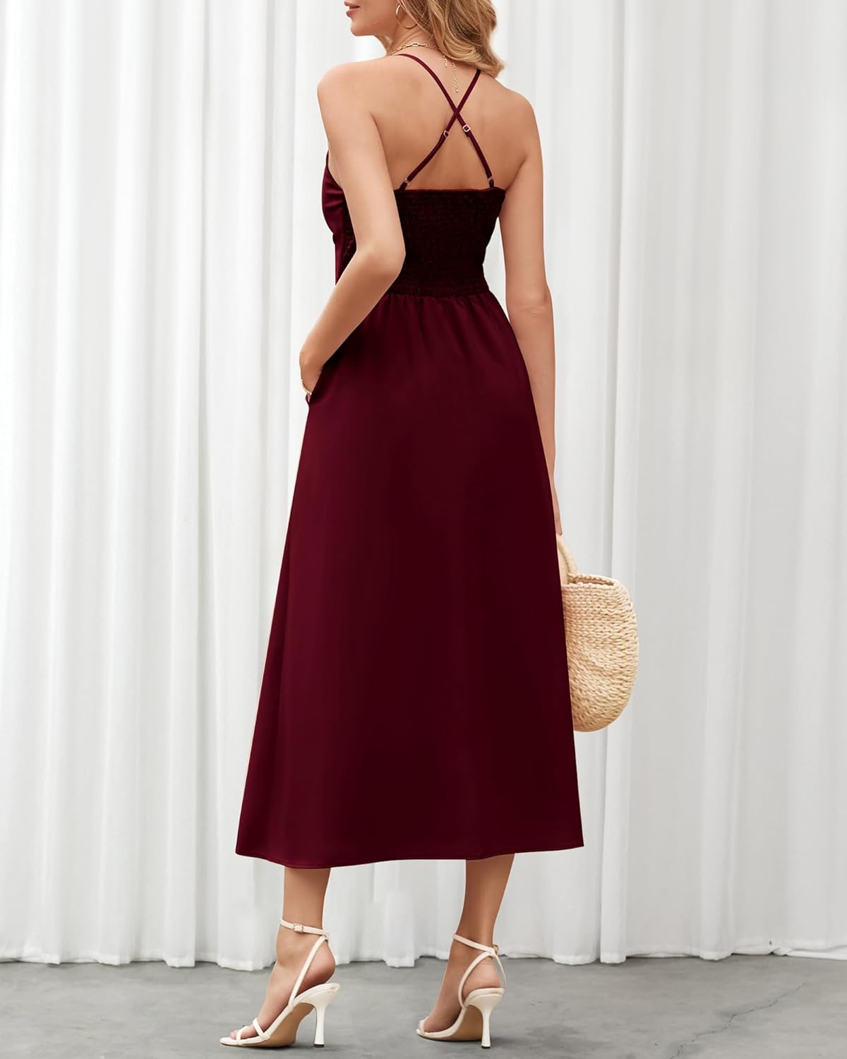 Nira - Sleeveless V-Neck Dress