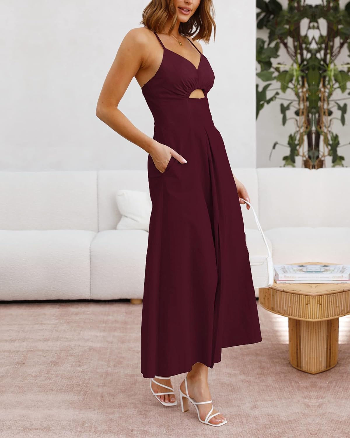 Nira - Sleeveless V-Neck Dress