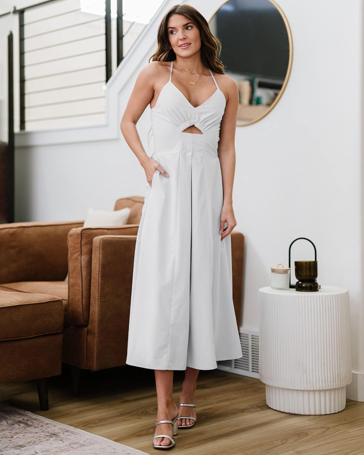 Nira - Sleeveless V-Neck Dress